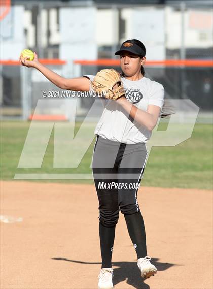 Thumbnail 3 in El Modena @ Huntington Beach photogallery.