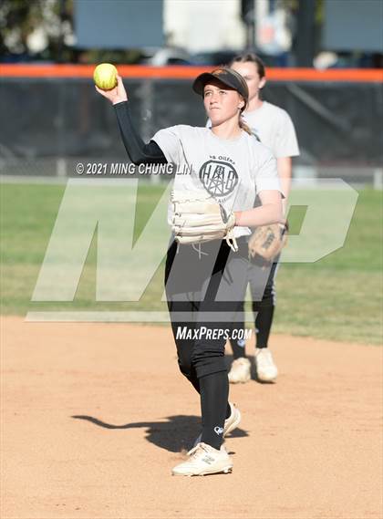 Thumbnail 1 in El Modena @ Huntington Beach photogallery.
