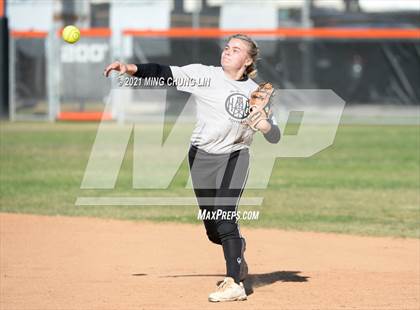 Thumbnail 2 in El Modena @ Huntington Beach photogallery.