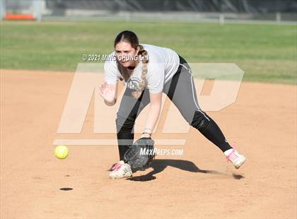 Thumbnail 2 in El Modena @ Huntington Beach photogallery.