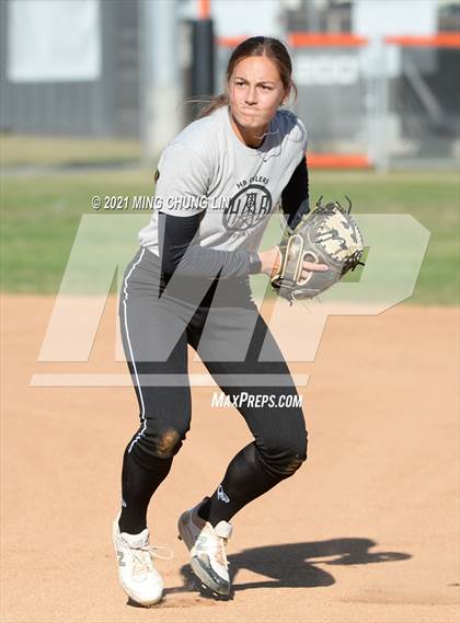 Thumbnail 3 in El Modena @ Huntington Beach photogallery.