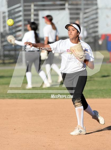 Thumbnail 2 in El Modena @ Huntington Beach photogallery.