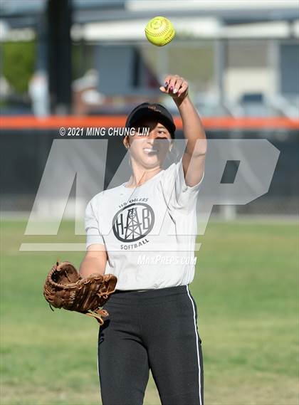 Thumbnail 1 in El Modena @ Huntington Beach photogallery.
