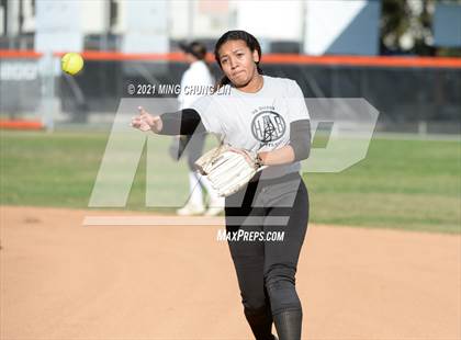 Thumbnail 2 in El Modena @ Huntington Beach photogallery.