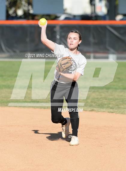 Thumbnail 3 in El Modena @ Huntington Beach photogallery.