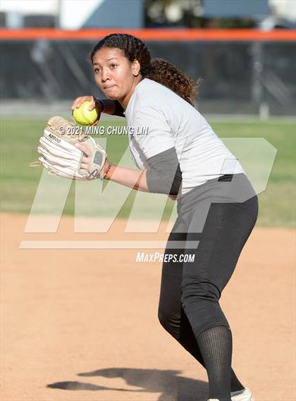 Thumbnail 3 in El Modena @ Huntington Beach photogallery.