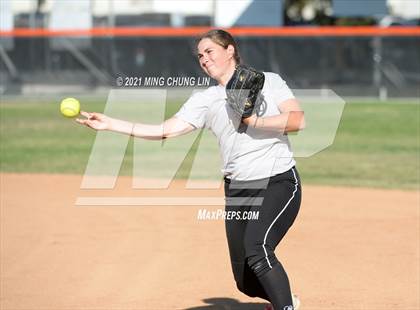 Thumbnail 1 in El Modena @ Huntington Beach photogallery.