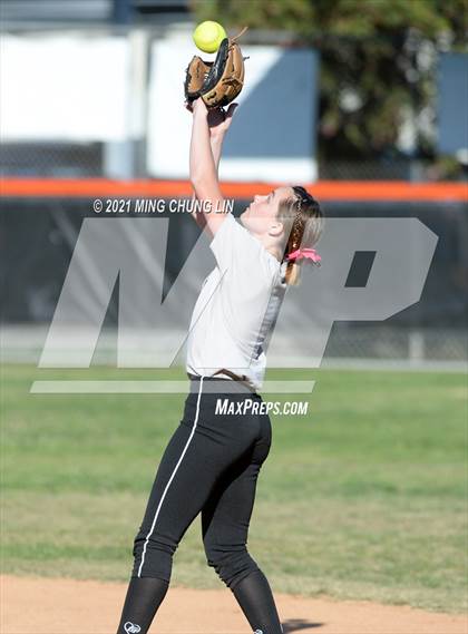 Thumbnail 2 in El Modena @ Huntington Beach photogallery.