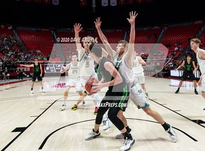Thumbnail 2 in Provo vs. Farmington (UHSAA 5A Quarterfinal) photogallery.