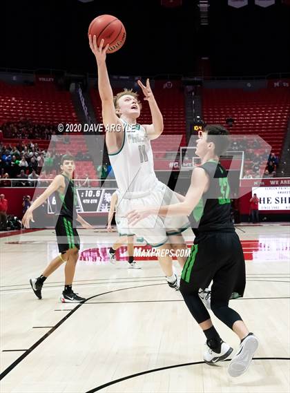 Thumbnail 2 in Provo vs. Farmington (UHSAA 5A Quarterfinal) photogallery.