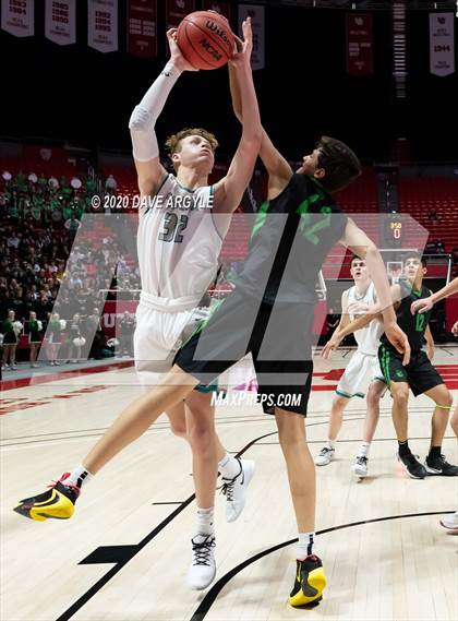 Thumbnail 1 in Provo vs. Farmington (UHSAA 5A Quarterfinal) photogallery.