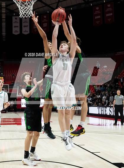 Thumbnail 2 in Provo vs. Farmington (UHSAA 5A Quarterfinal) photogallery.
