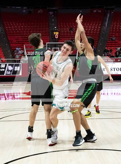 Thumbnail 3 in Provo vs. Farmington (UHSAA 5A Quarterfinal) photogallery.