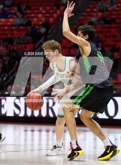 Thumbnail 3 in Provo vs. Farmington (UHSAA 5A Quarterfinal) photogallery.