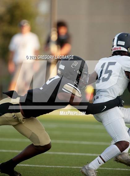 Thumbnail 3 in Flower Mound vs Fossil Ridge photogallery.