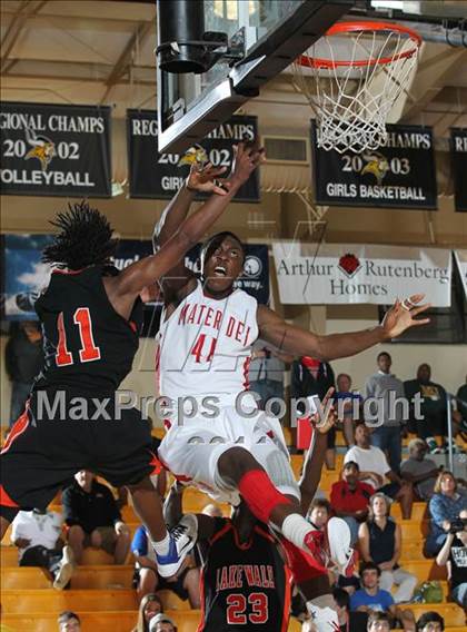 Thumbnail 3 in Mater Dei vs Lake Wales (City of Palms Classic) photogallery.