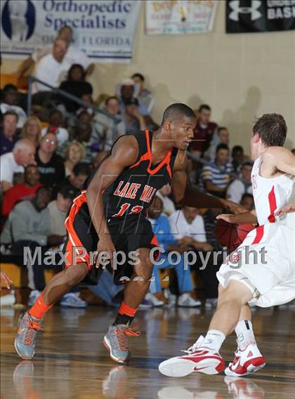 Thumbnail 1 in Mater Dei vs Lake Wales (City of Palms Classic) photogallery.