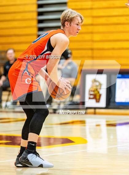 Thumbnail 1 in Chaminade vs. Ventura photogallery.