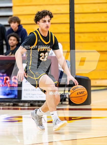 Thumbnail 3 in Chaminade vs. Ventura photogallery.