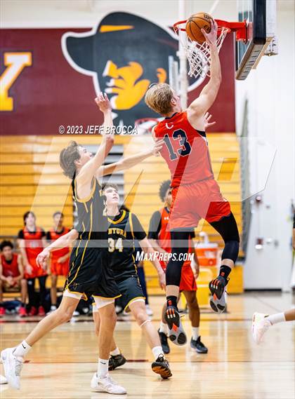 Thumbnail 1 in Chaminade vs. Ventura photogallery.