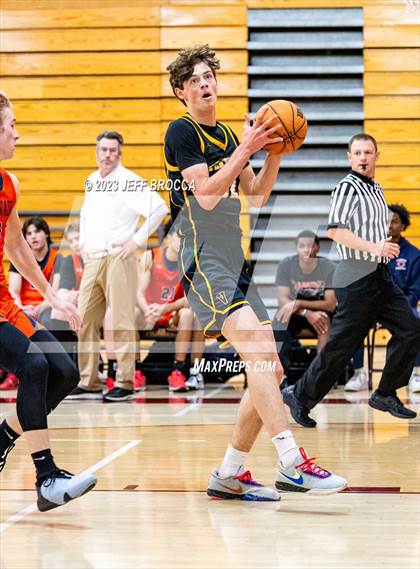 Thumbnail 3 in Chaminade vs. Ventura photogallery.