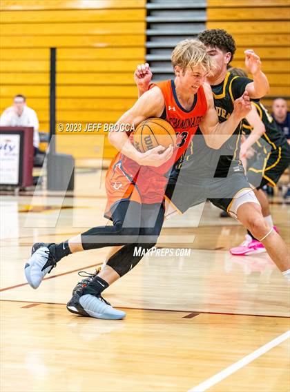 Thumbnail 3 in Chaminade vs. Ventura photogallery.