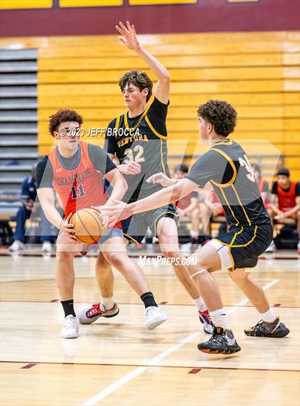 Thumbnail 3 in Chaminade vs. Ventura photogallery.