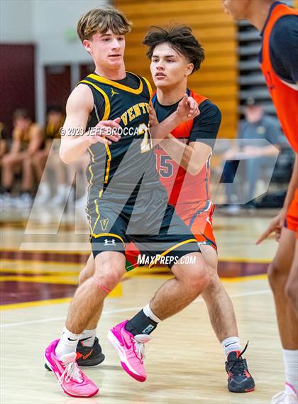 Thumbnail 3 in Chaminade vs. Ventura photogallery.
