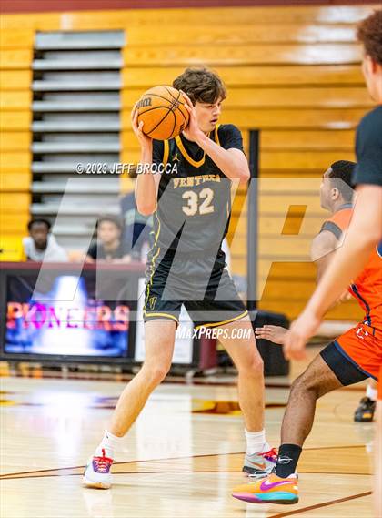 Thumbnail 3 in Chaminade vs. Ventura photogallery.