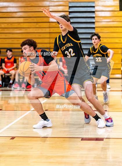 Thumbnail 1 in Chaminade vs. Ventura photogallery.