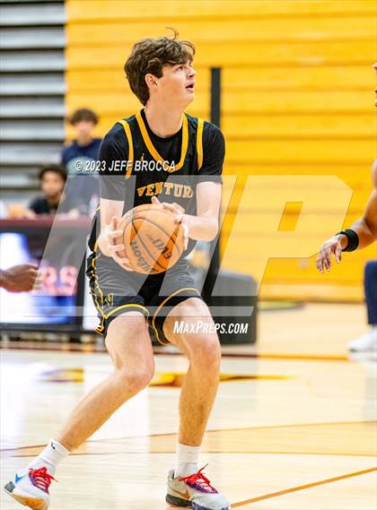 Thumbnail 1 in Chaminade vs. Ventura photogallery.