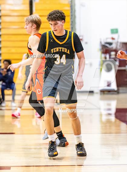 Thumbnail 3 in Chaminade vs. Ventura photogallery.
