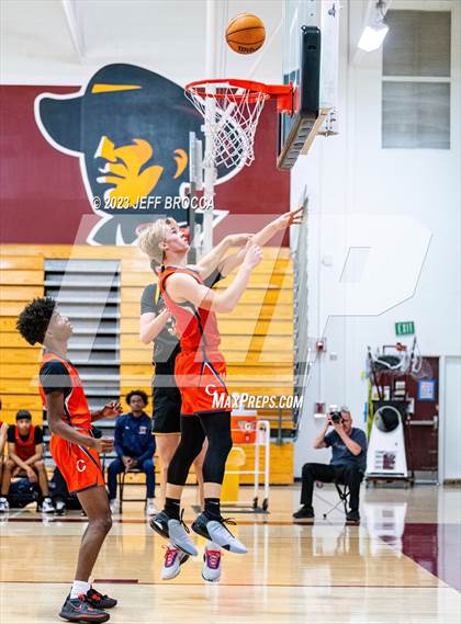 Thumbnail 1 in Chaminade vs. Ventura photogallery.