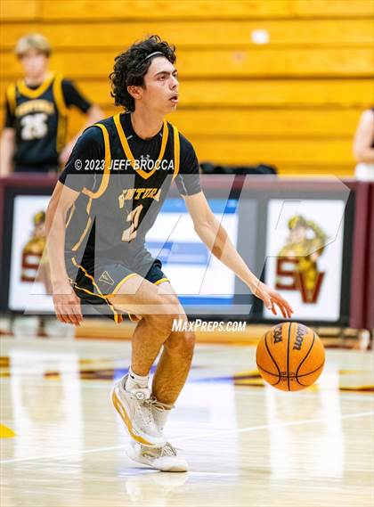 Thumbnail 3 in Chaminade vs. Ventura photogallery.