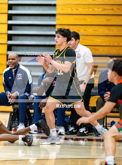 Thumbnail 1 in Chaminade vs. Ventura photogallery.