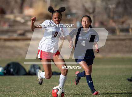 Thumbnail 3 in Mullen vs Smoky Hill photogallery.