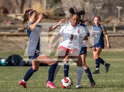 Thumbnail 1 in Mullen vs Smoky Hill photogallery.