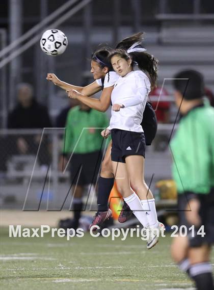 Thumbnail 2 in Bravo vs. Verdugo Hills (CIF L.A. City Section D2 Final) photogallery.