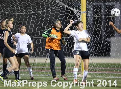 Thumbnail 2 in Bravo vs. Verdugo Hills (CIF L.A. City Section D2 Final) photogallery.