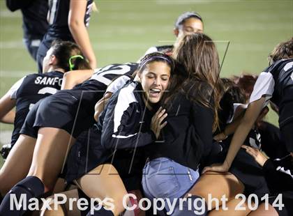 Thumbnail 3 in Bravo vs. Verdugo Hills (CIF L.A. City Section D2 Final) photogallery.
