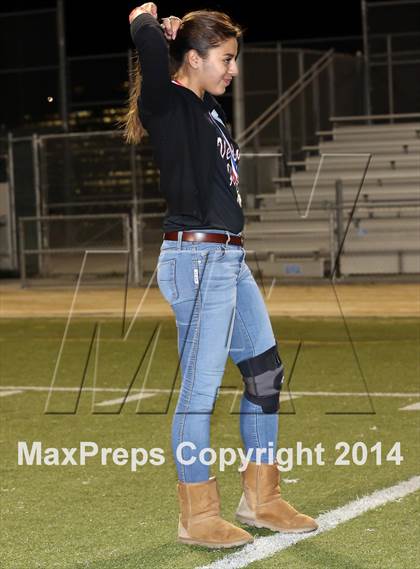 Thumbnail 2 in Bravo vs. Verdugo Hills (CIF L.A. City Section D2 Final) photogallery.