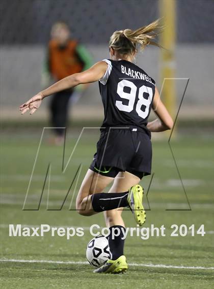 Thumbnail 2 in Bravo vs. Verdugo Hills (CIF L.A. City Section D2 Final) photogallery.