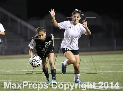 Thumbnail 2 in Bravo vs. Verdugo Hills (CIF L.A. City Section D2 Final) photogallery.