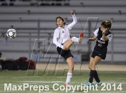 Thumbnail 3 in Bravo vs. Verdugo Hills (CIF L.A. City Section D2 Final) photogallery.