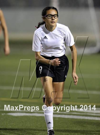 Thumbnail 3 in Bravo vs. Verdugo Hills (CIF L.A. City Section D2 Final) photogallery.