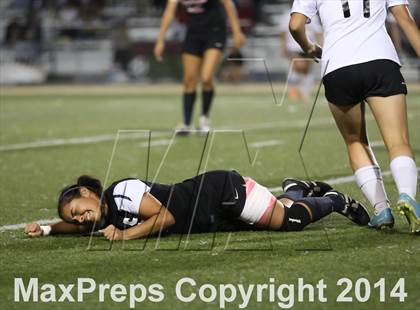Thumbnail 2 in Bravo vs. Verdugo Hills (CIF L.A. City Section D2 Final) photogallery.