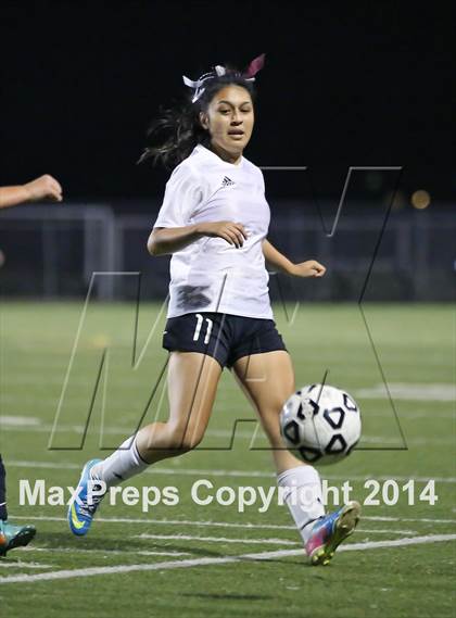 Thumbnail 2 in Bravo vs. Verdugo Hills (CIF L.A. City Section D2 Final) photogallery.