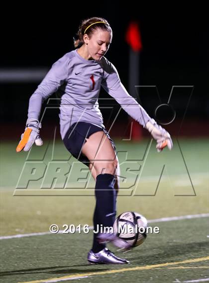 Thumbnail 3 in San Ramon Valley vs. Carondelet (CIF NCS D1 Final) photogallery.