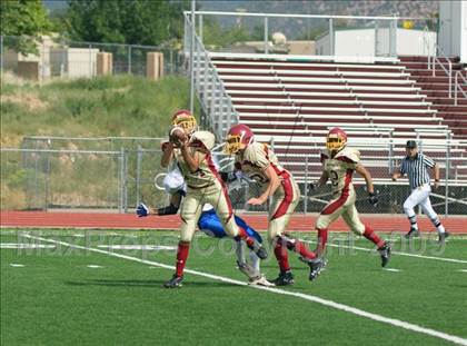 Thumbnail 2 in Questa @ Santa Fe Indian photogallery.