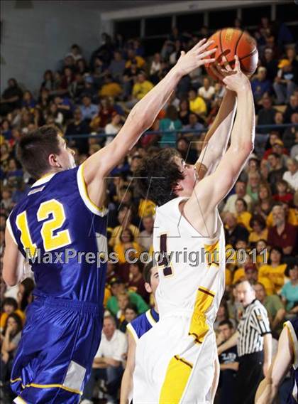Thumbnail 2 in Elk County Catholic vs.Union (District IX Class A Final) photogallery.